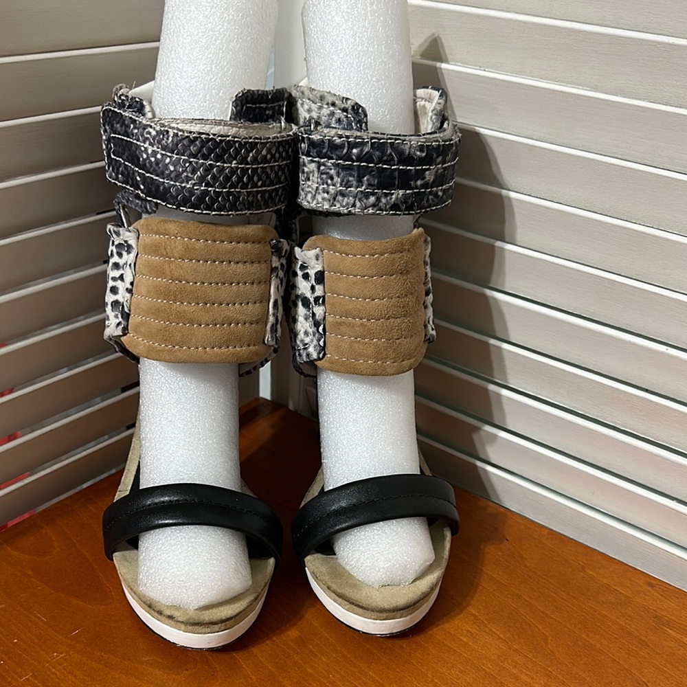 Stylish Black and Tan Women's Sandals